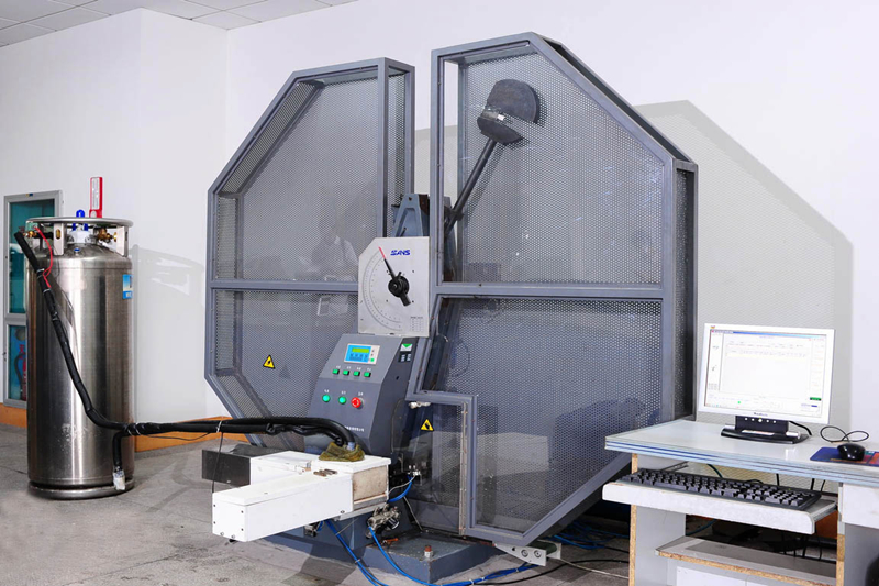 MÀQUINA-PROVA-IMPACTE